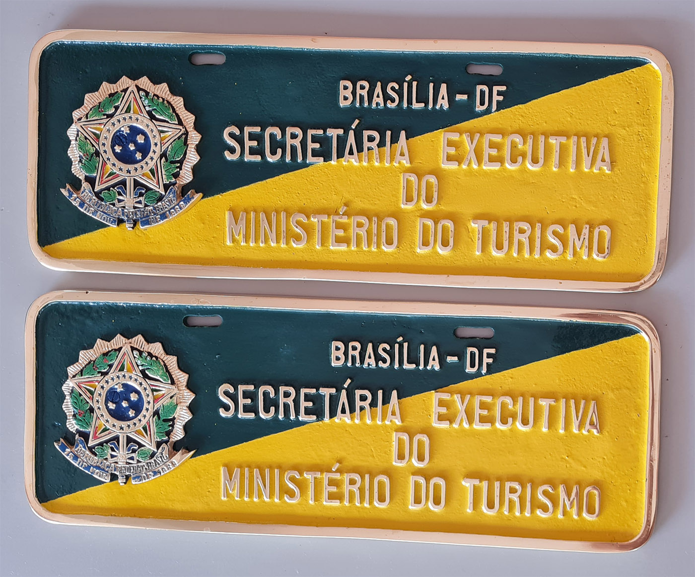 Placa de Carro em Bronze Fundido